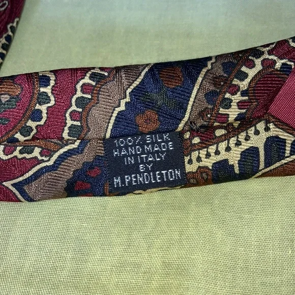 PENDLETON 100% Silk made in Italy men’s necktie, appx. 4” w.     $22 - Picture 3 of 3